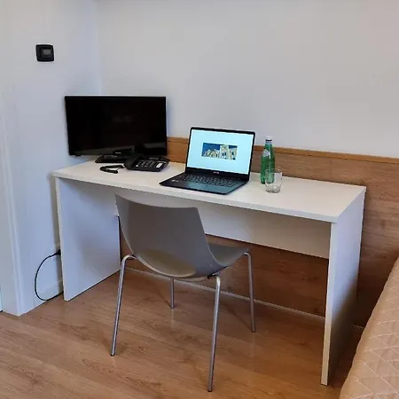 Charming Studios In Trieste Apartamento